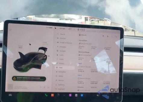 2019 Tesla Model 3 Long Range/Mid Range/Standard Range/Standard Range Plus z USA, uszkodzony, nr VIN 5YJ3E1EA4KF305611